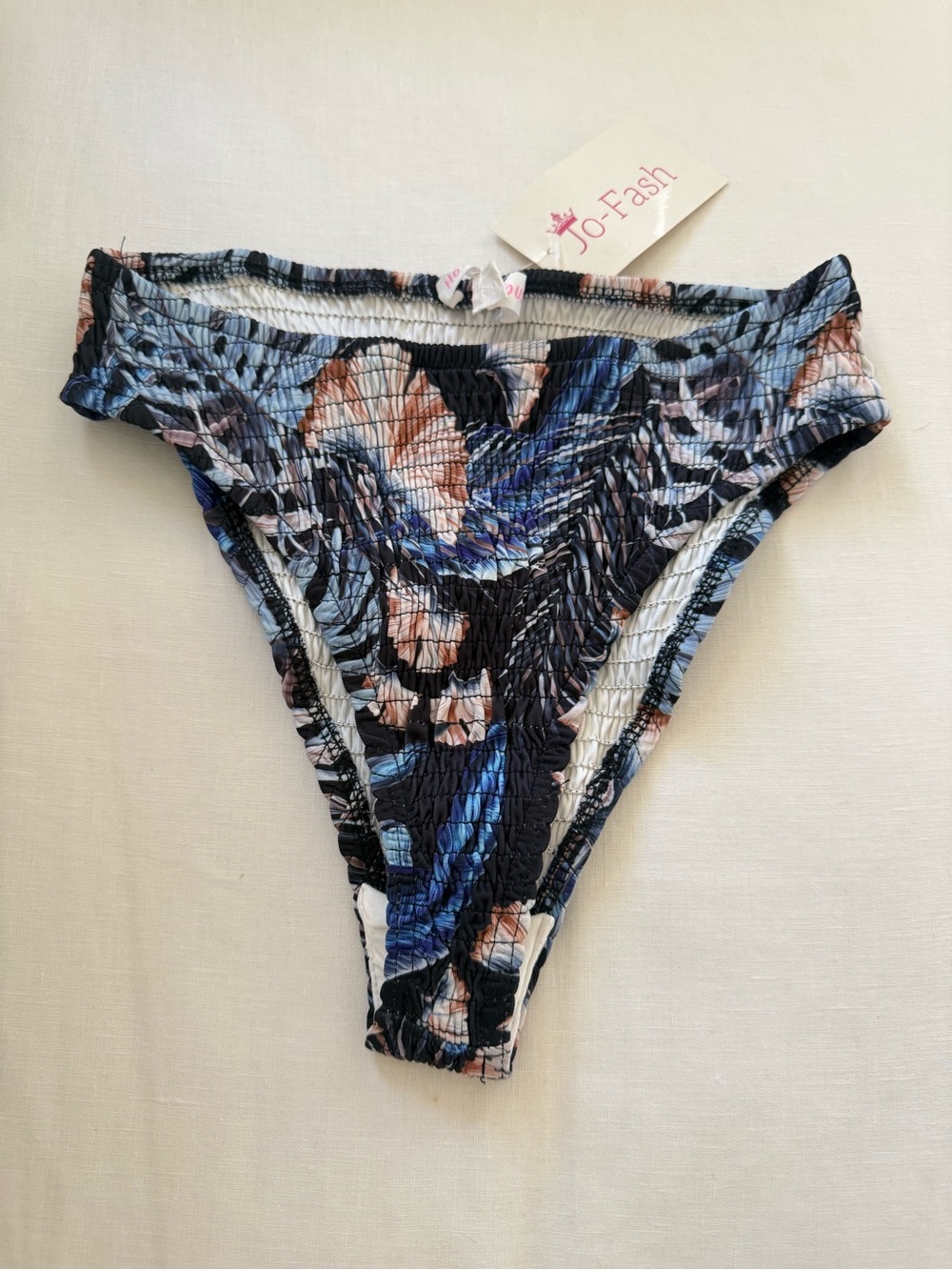 New NWT Hot & Delicious mocked Bikini Bottoms - Blue Floral medium